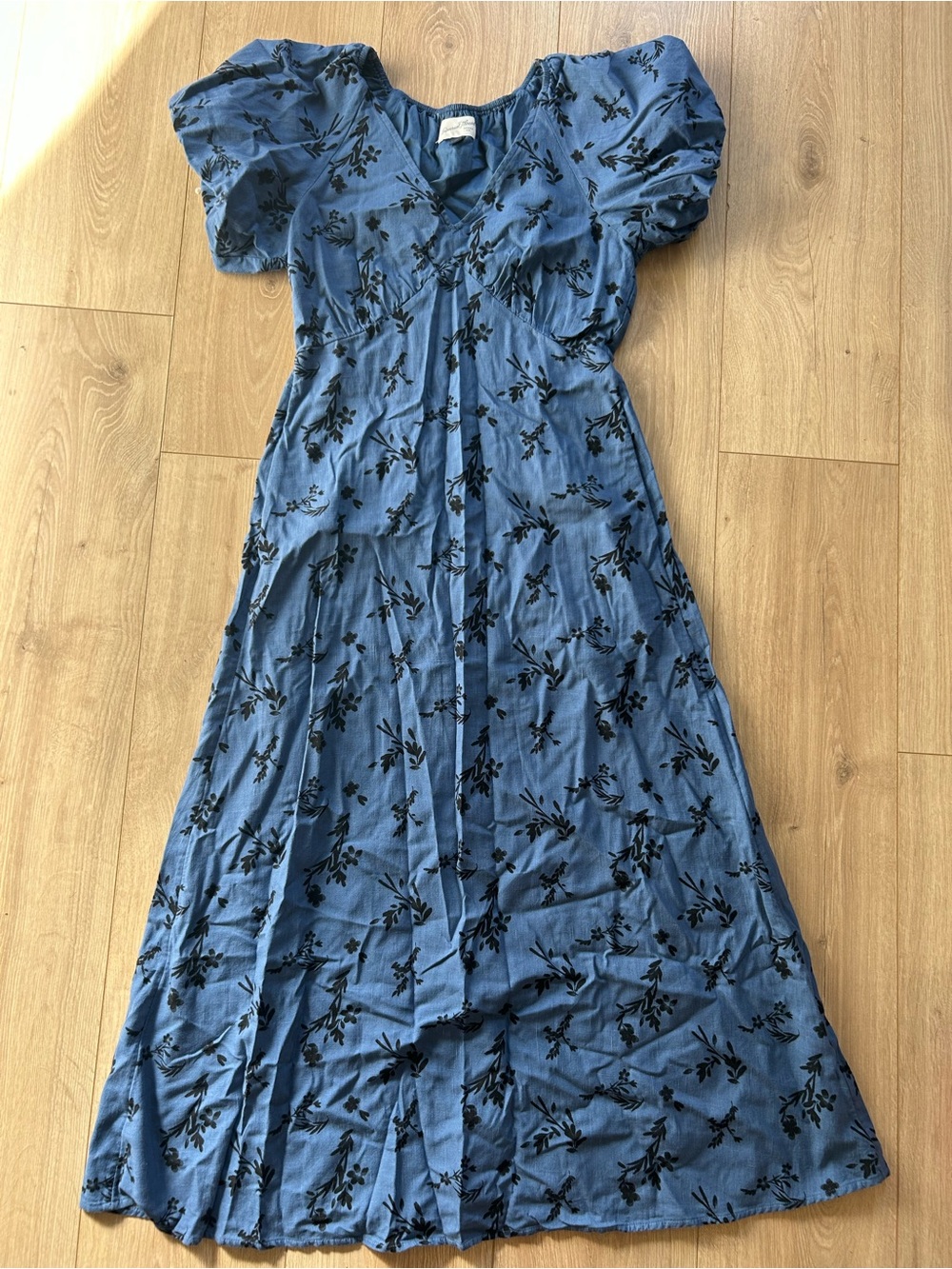 Universal Thread Blue Floral V-Neck Maxi Dress
